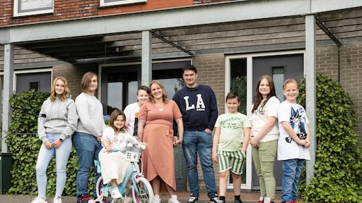 Familie Wildeman uit Een huis vol blikt met kerstfoto alvast vooruit op komend jaar: 'Alles wordt beter'
