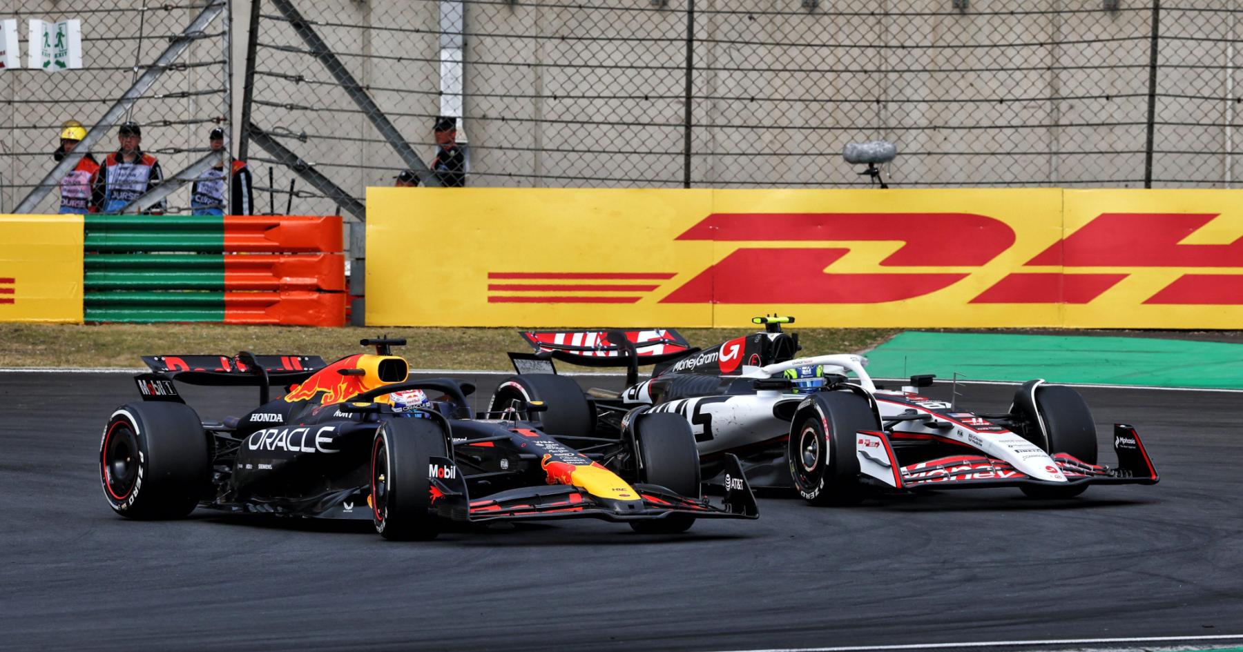 F1-coureur op randje van schorsing, Verstappen met meer ademruimte