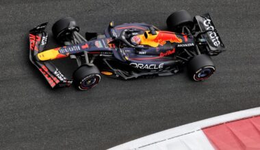 Red Bull en McLaren kruisen degens met tegenovergestelde strategieën