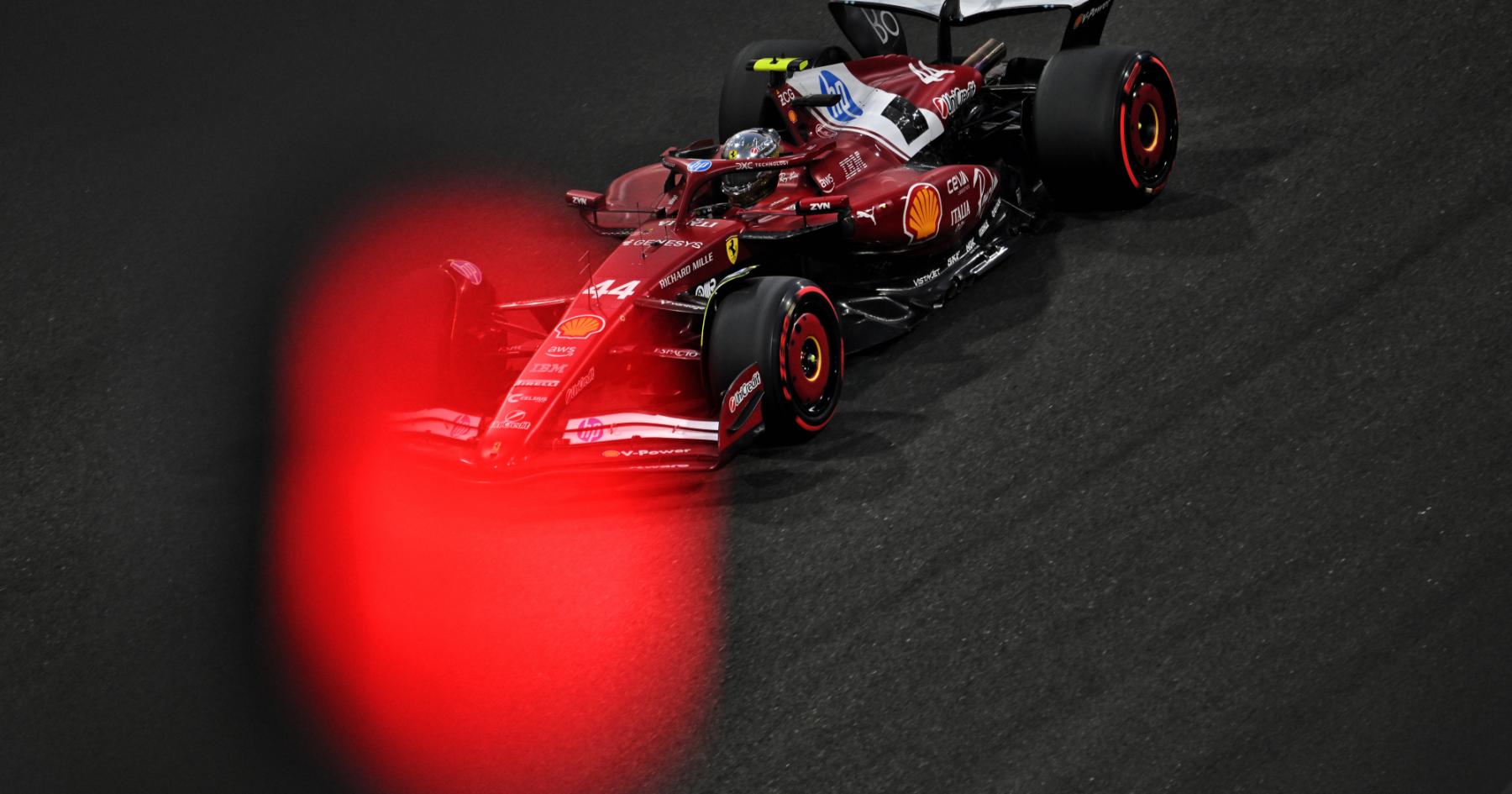 Ex-Ferrari-teambaas met hard oordeel over aanbevelingen Hamilton: "Bijna nutteloos"