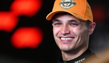 Norris betuigt spijt van uitspraken over Verstappen en Hamilton: "Dan zeg ik stomme dingen"