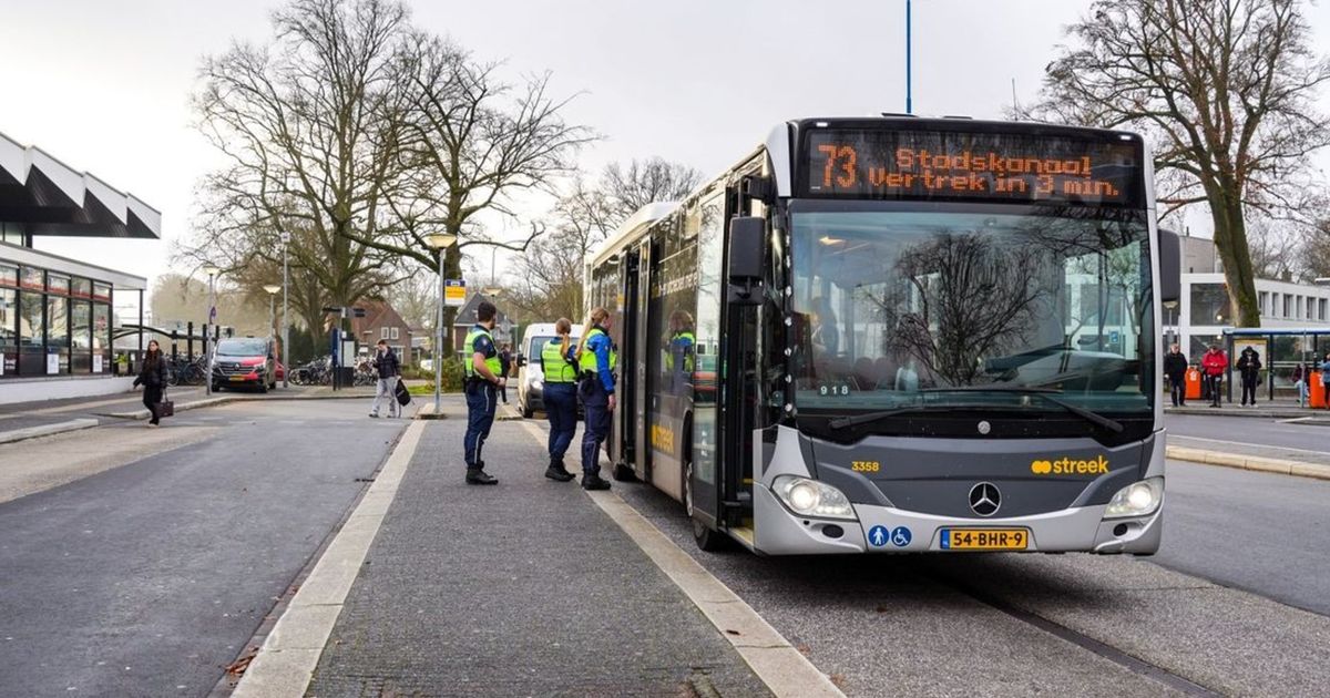 Asielzoekers hoeven toch geen kaartje te kopen voor pendelbus tussen Emmen en Ter Apel