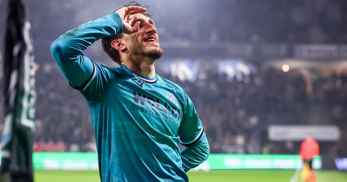 Lees terug: Heerenveen trakteert op goals en rekent af met Heracles in Almelo (0-3)