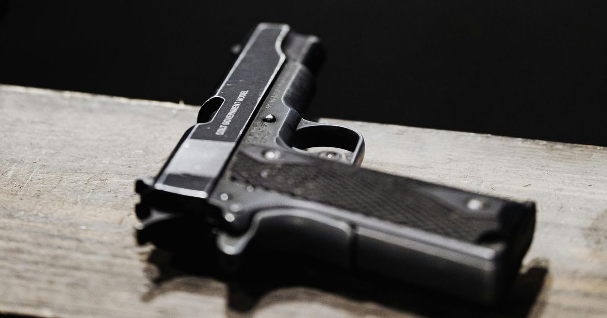 Politie arresteert vijf mensen na vondst vuurwapens op kerstavond in Rotterdam-Zuid - Rijnmond