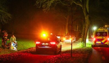 112-nieuws: Auto ramt hek in Veendam • Fietser belandt in sloot in Marum