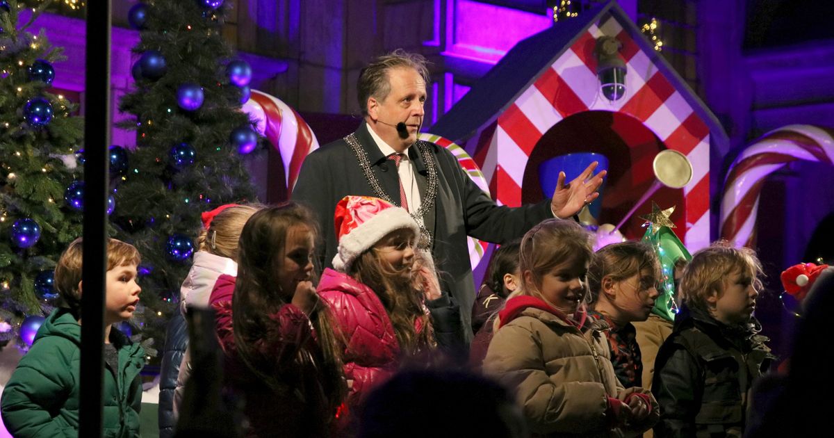 Lichtjesavond met grote lasershow trekt tienduizenden bezoekers: 'Het lijkt net Disneyland' - Omroep West