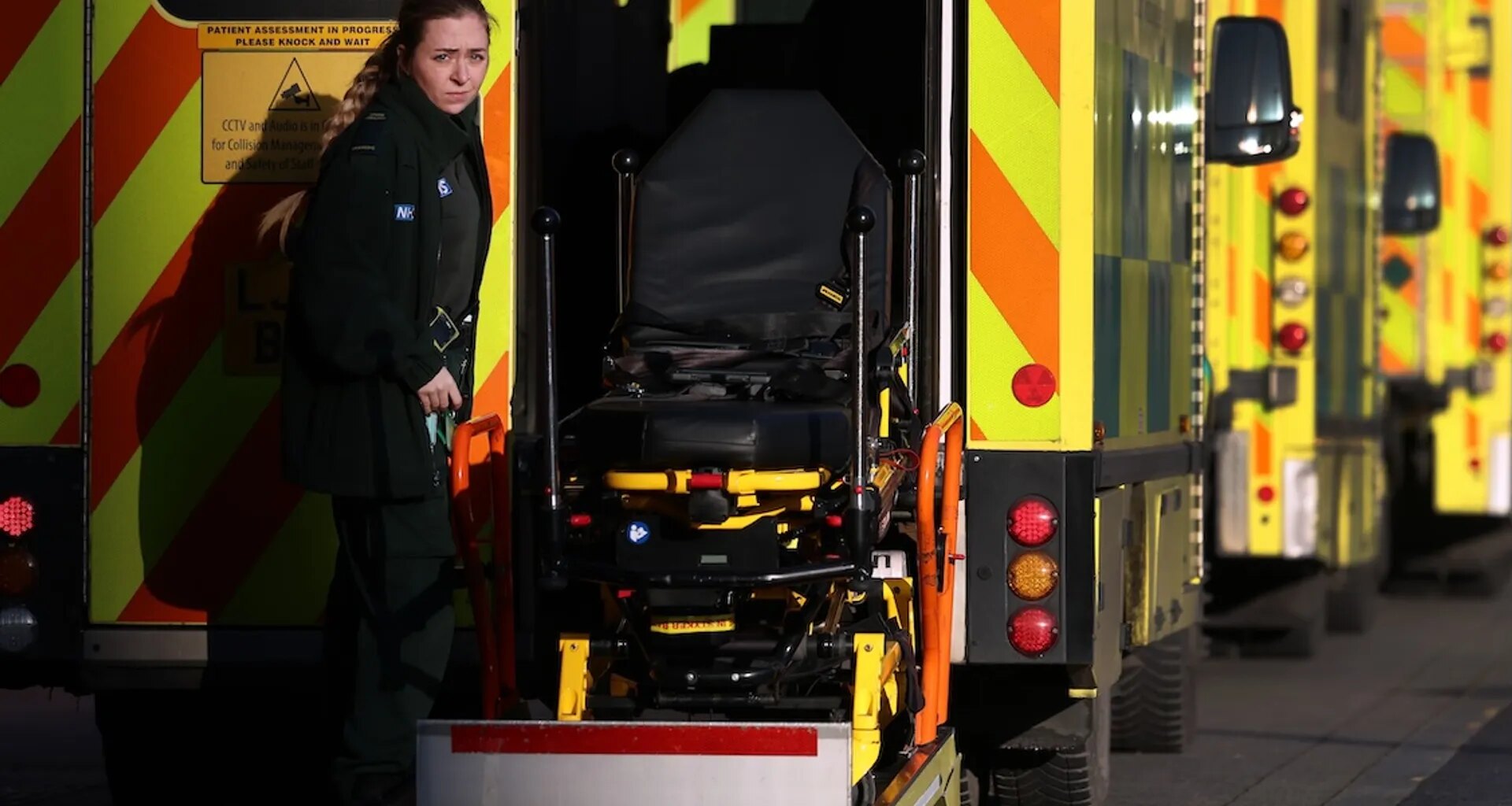 Griepgolf teistert Europa, ziekenhuis verplaatst patiënten naar parkeergarage - Joop