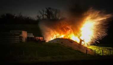 Partij zwaar vuurwerk in huis gevonden, midden in de nacht tot ontploffing gebracht - Rijnmond