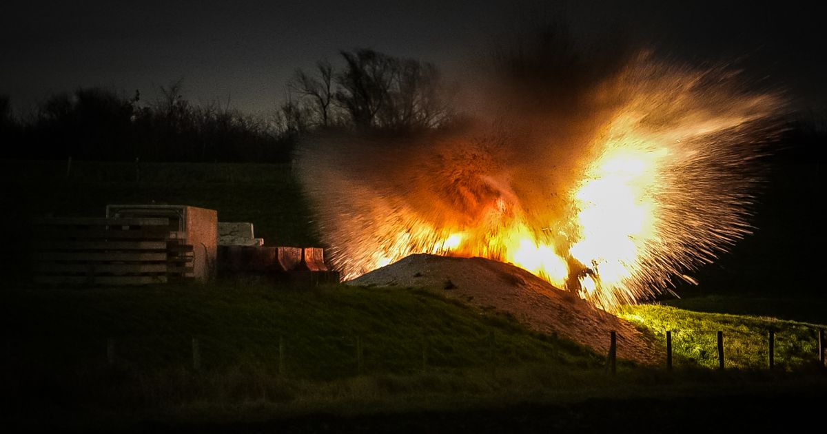 Partij zwaar vuurwerk in huis gevonden, midden in de nacht tot ontploffing gebracht - Rijnmond