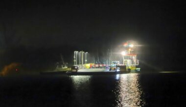 Pont tussen Eck en Wiel en Amerongen voorlopig uit de vaart na aanvaring met vrachtschip - RTV Utrecht