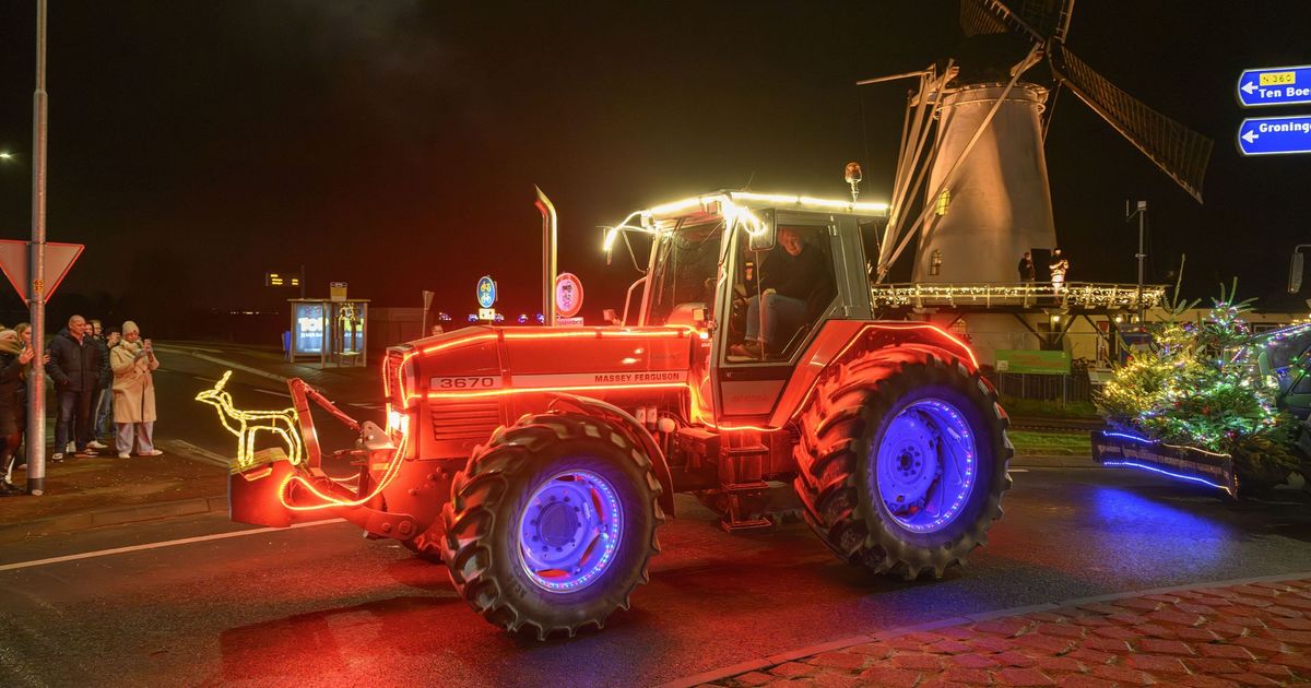 In Beeld: Veel oeh's en aah's bij optocht verlichte trekkers door Eemsdelta