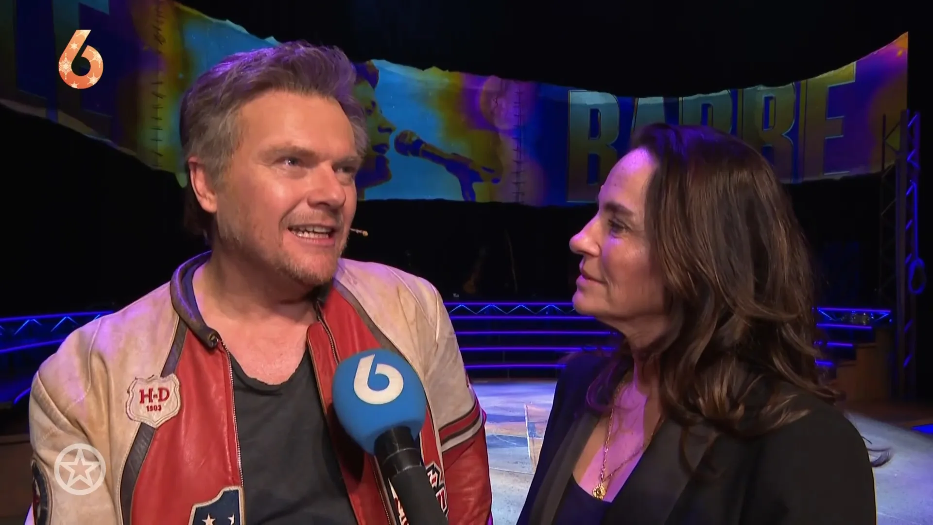 Bas Ragas vierde zijn première als Rob de Nijs in Malle Babbe