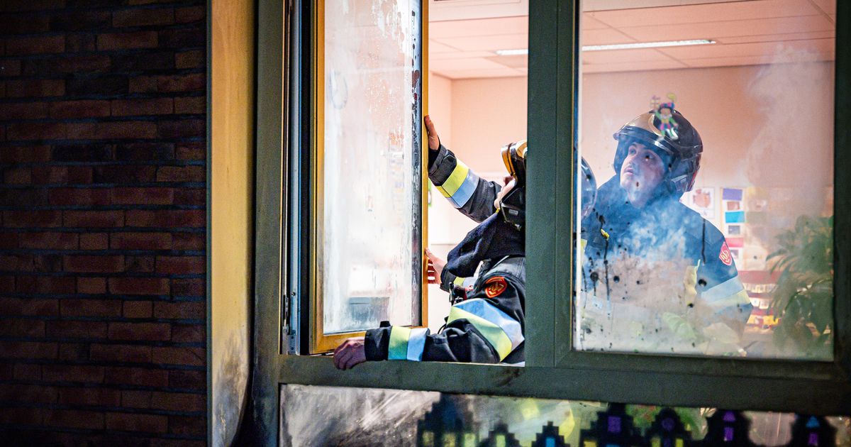 Explosief gaat af bij basisschool - Rijnmond