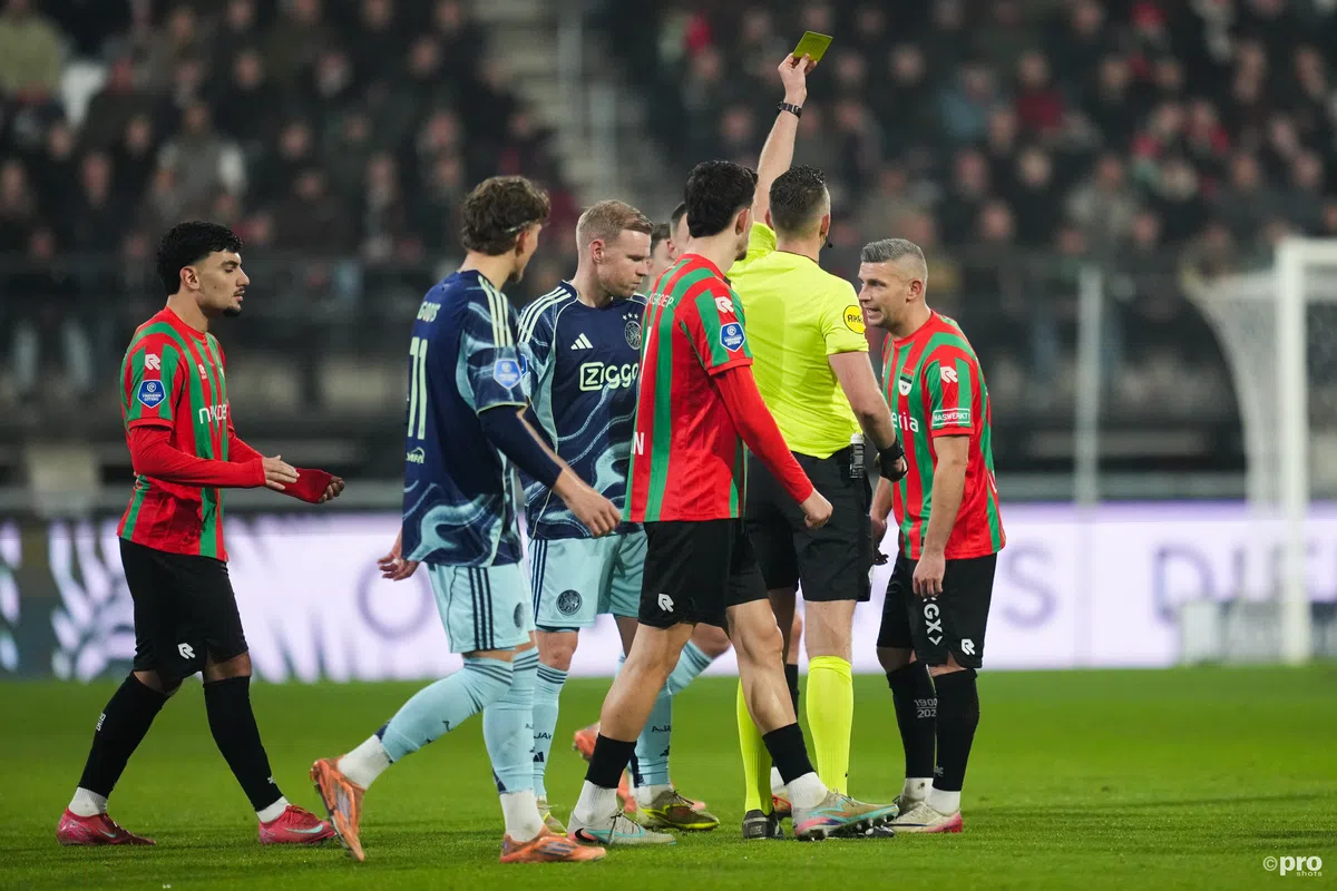 Ajax-fans woedend op arbiter Lindhout