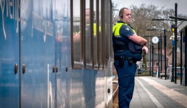 Arriva houdt vier weken lang toegangscontroles op perron Emmen: 'De maat is nu echt vol'