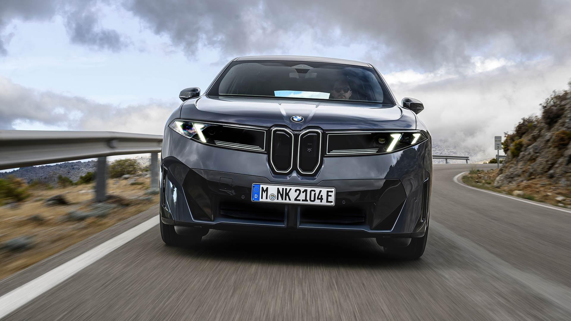 BMW iX3 50 xDrive M Sport Pro 2025 review: voorkant rijdend