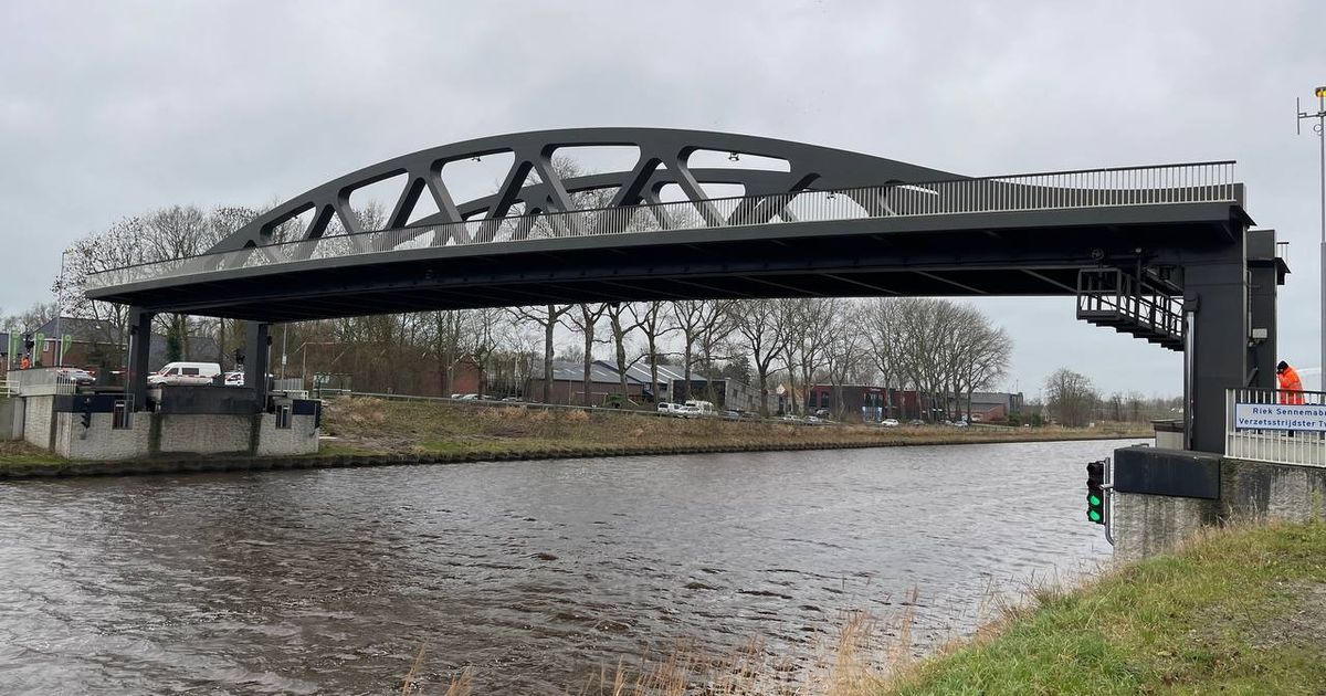 Brug bij Zuidhorn wordt gesloten voor al het wegverkeer door breuken in staalkabels (update)