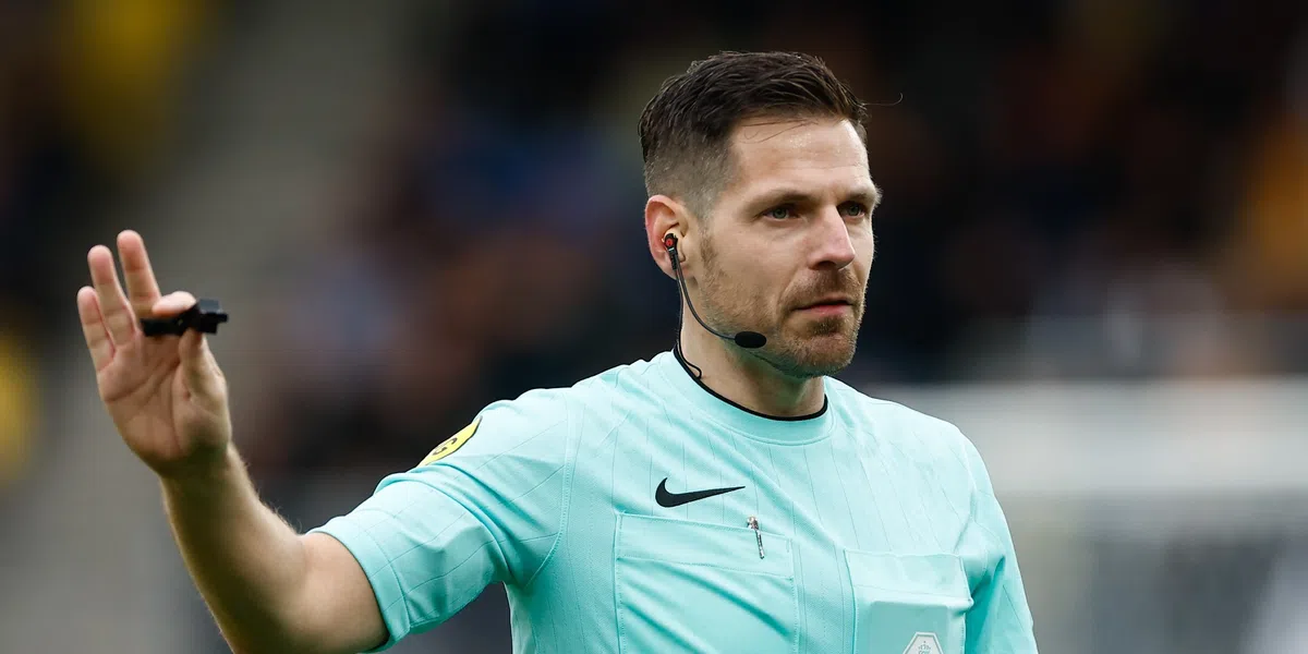 Kamphuis stopt als scheidsrechter