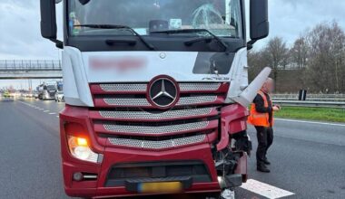 Twee vrachtwagens betrokken bij ongeval op A16