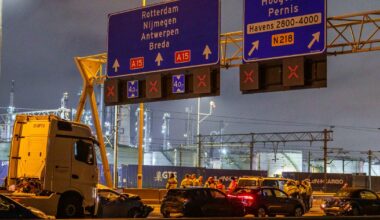 Zeven gewonden bij zwaar ongeluk op snelweg, weg afgesloten - Rijnmond