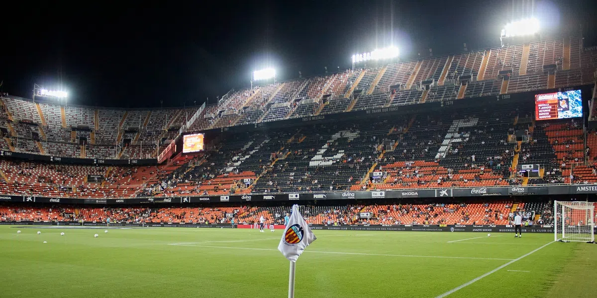 Een vrouwentrainer van Valencia komt om met drie van zijn kinderen