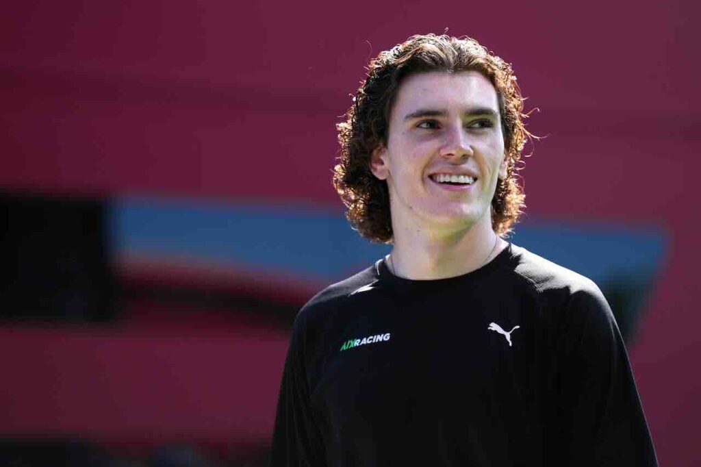 Fernando Alonso wordt vervangen: Aston Martin komt met verklaring 2 cian shields