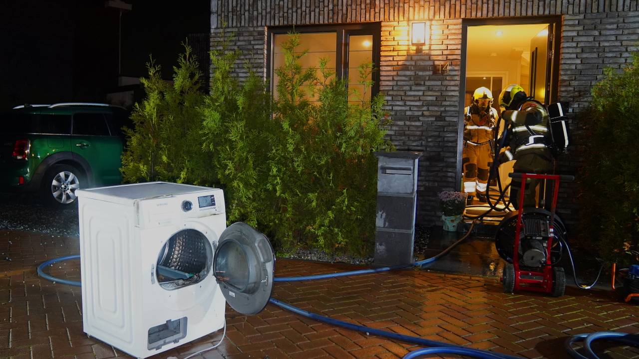 Brand aan het Avonduur in Helvoirt (foto: Bart Meesters/Persbureau Heitink).