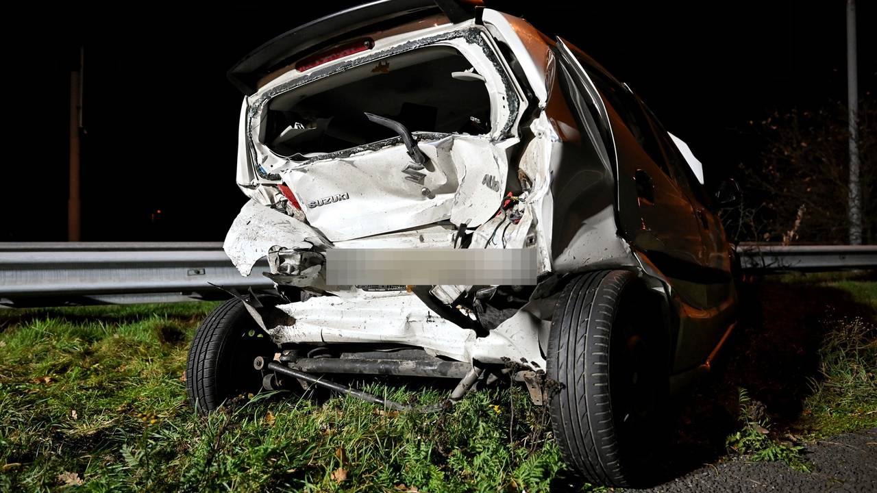 Een van de auto's die achterop reed (foto: Toby de Kort / Persbureau Heitink).