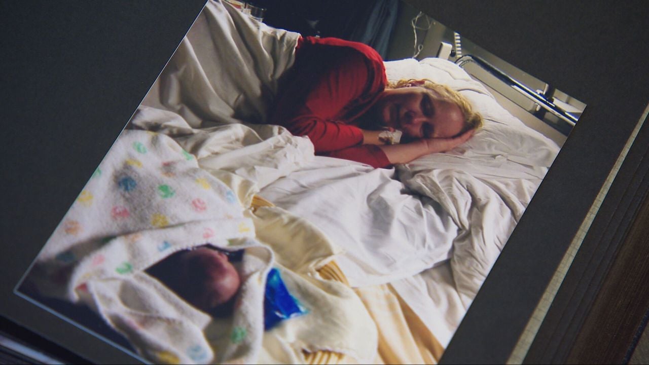 Het fotoboek met een foto van Fanny en haar zoontje Florian