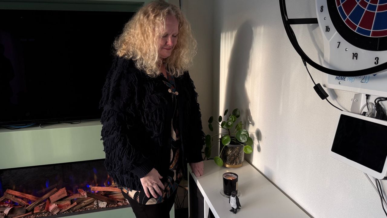 Fanny steekt elk jaar een kaarsje op voor haar overleden kerstkindje Florian