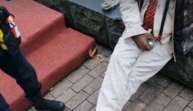 De man wilde niet weggaan uit het hotel waar hij niet verbleef (foto: Instagram politie Tilburg Centrum).