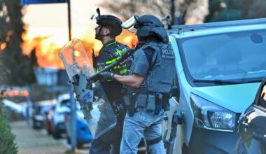 De politie en DSI kwamen naar Veldhoven toe (foto: Rico Vogels/Persbureau Heitink).