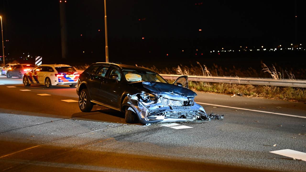 112-nieuws: Gewonde bij ongeluk op A16 bij Zevenbergschen Hoek, traumaheli landt op weg • Brand onder overkapping zorgt voor kerststress bij dit restaurant - Omroep Brabant