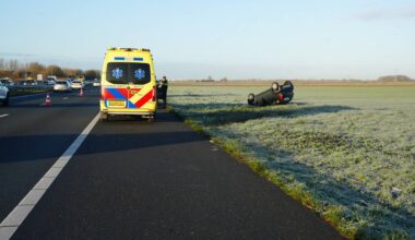 112-nieuws: Vrouw ongedeerd na crash met auto op A59 bij Sprang-Capelle • Man (19) opgepakt die fiets met twee tieners erop aanreed - Omroep Brabant