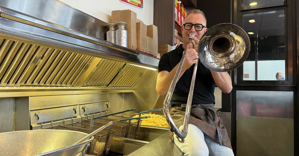 Michael ruilt deze feestdagen kroketten in voor Chinese concertzaal: 'Ben maar een lompe koperblazer'