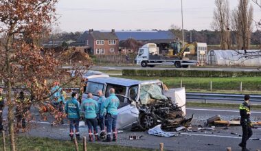 Bestuurder bestelbus overleden bij zwaar ongeval op A73 - De Limburger