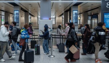 Reizigers op het vliegveld in New York