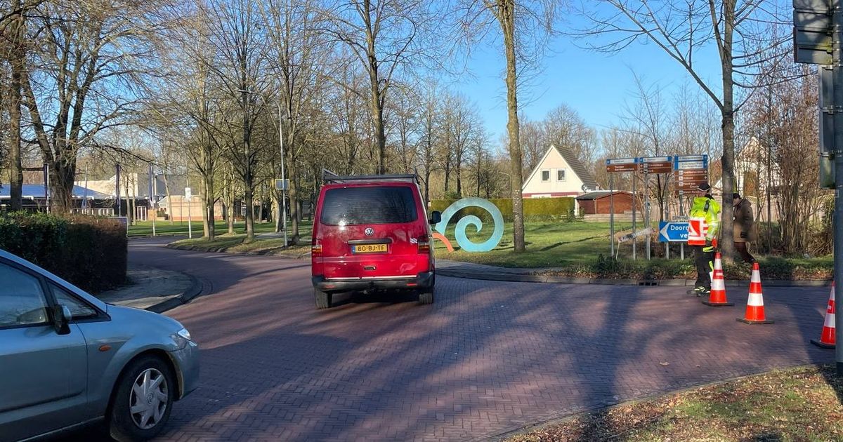 Verkeersregelaars in Bad Nieuweschans vanwege vuurwerkverkeer