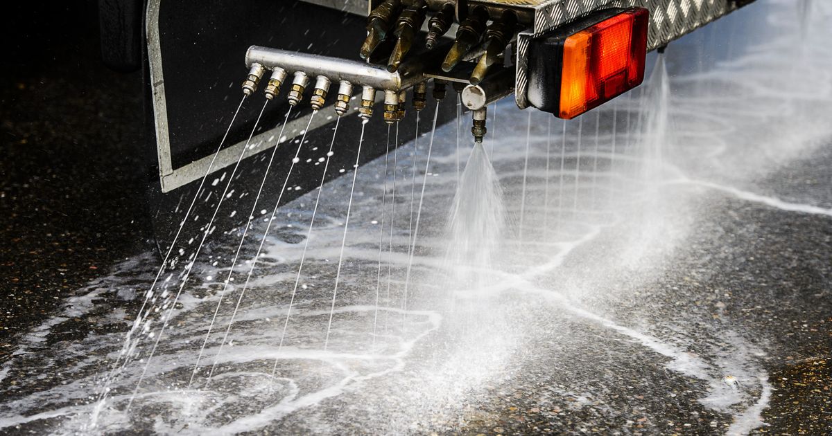 Gladheid in tunnels door krimpende voegen, hinder op wegen - Omroep West