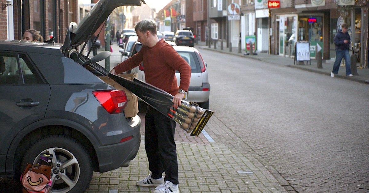 Nederlandse vuurwerktoeristen reizen af naar Baarle-Hertog om vuurwerk in te slaan
