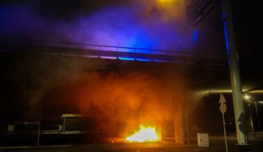 Gewonde na botsing met drie auto's, bestuurder onder invloed aangehouden - Rijnmond