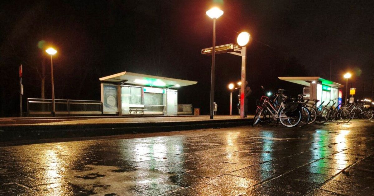 Waarschuwing voor gladheid in de ochtend: 'Je kan schaatsen op straat' - Rijnmond