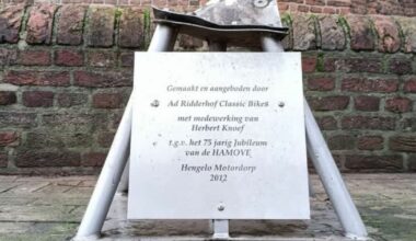 Beeld van motor gaat kapot bij diefstal, oudejaarsvereniging De Geitefok biedt excuses aan