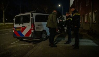 Steekpartij blijkt valse melding van dronken man | Brandweer rukt uit na vondst fiets in ijskoud water - Rijnmond