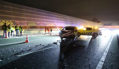 Snelweg dicht, weg bezaaid met glas - Omroep West