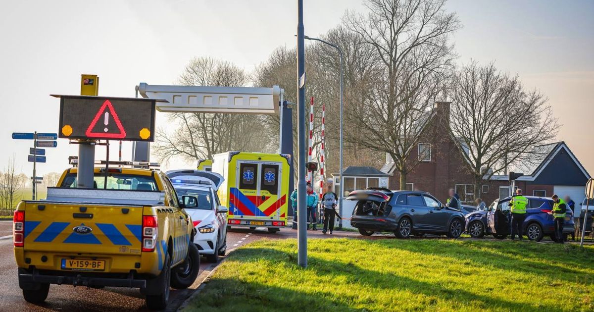 112-nieuws: Meerdere auto's botsen in Briltil • Aanhouding in Stadskanaal voor wapen- en vuurwerkbezit