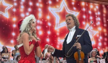 André Rieu zwaait Emma Kok uit bij kerstconcert in Maastricht