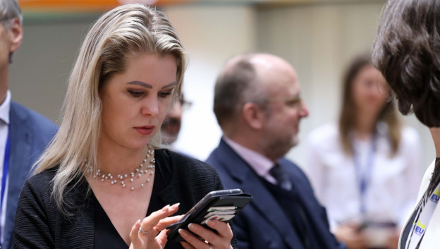 Kamer negeert Wiersma, vergeet Nitraatrichtlijn - Achtergrond Stikstofstemming