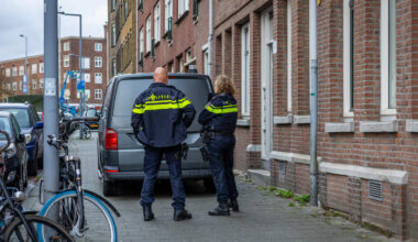 De politie was massaal uitgerukt naar de Vlaggemanstraat.