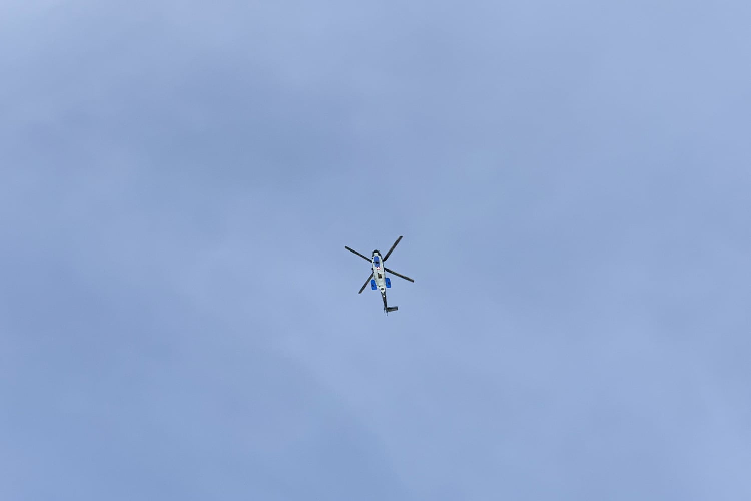 Italiaanse ondernemer landt wéér met helikopter bij de piste en mag nu niet meer vliegen